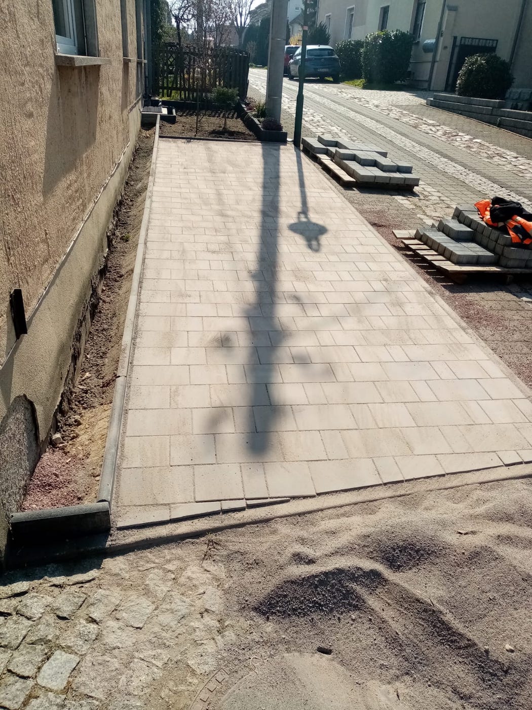 Gepflasterter Bordstein von Goki Bau in Lützen